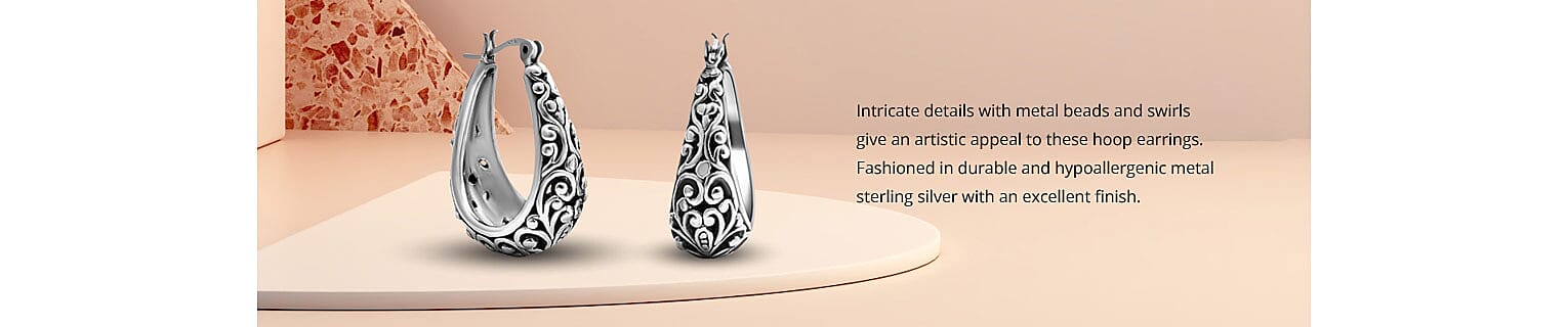 Intricate details with metal beads Banner