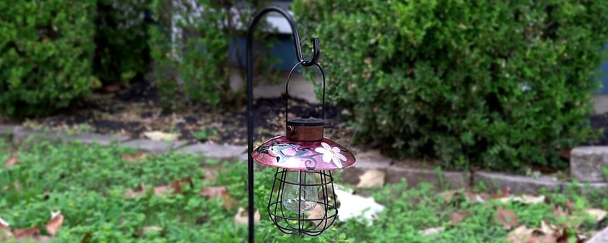 Solar Powered Lantern Banner