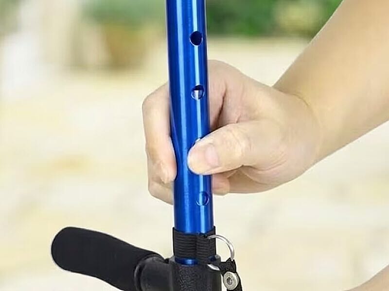 Hand adjusting cane height