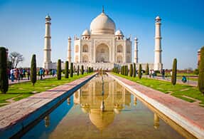  India landscape, Taj Mahal monument.