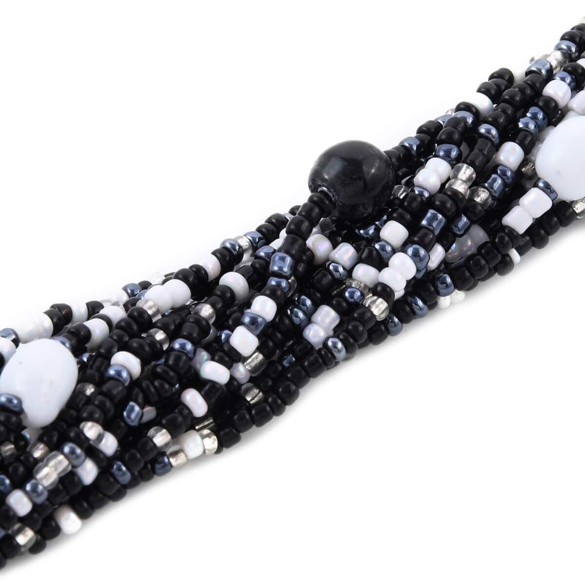 Black and White Glass Seed Bead Necklace (Approx 26 Inches) and Bracelet (7.5Inches) image number 3