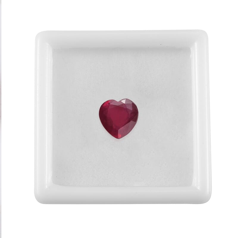 AA Niassa Ruby (FF) (Hrt 9 mm) 3.30 ctw Loose Gemstone