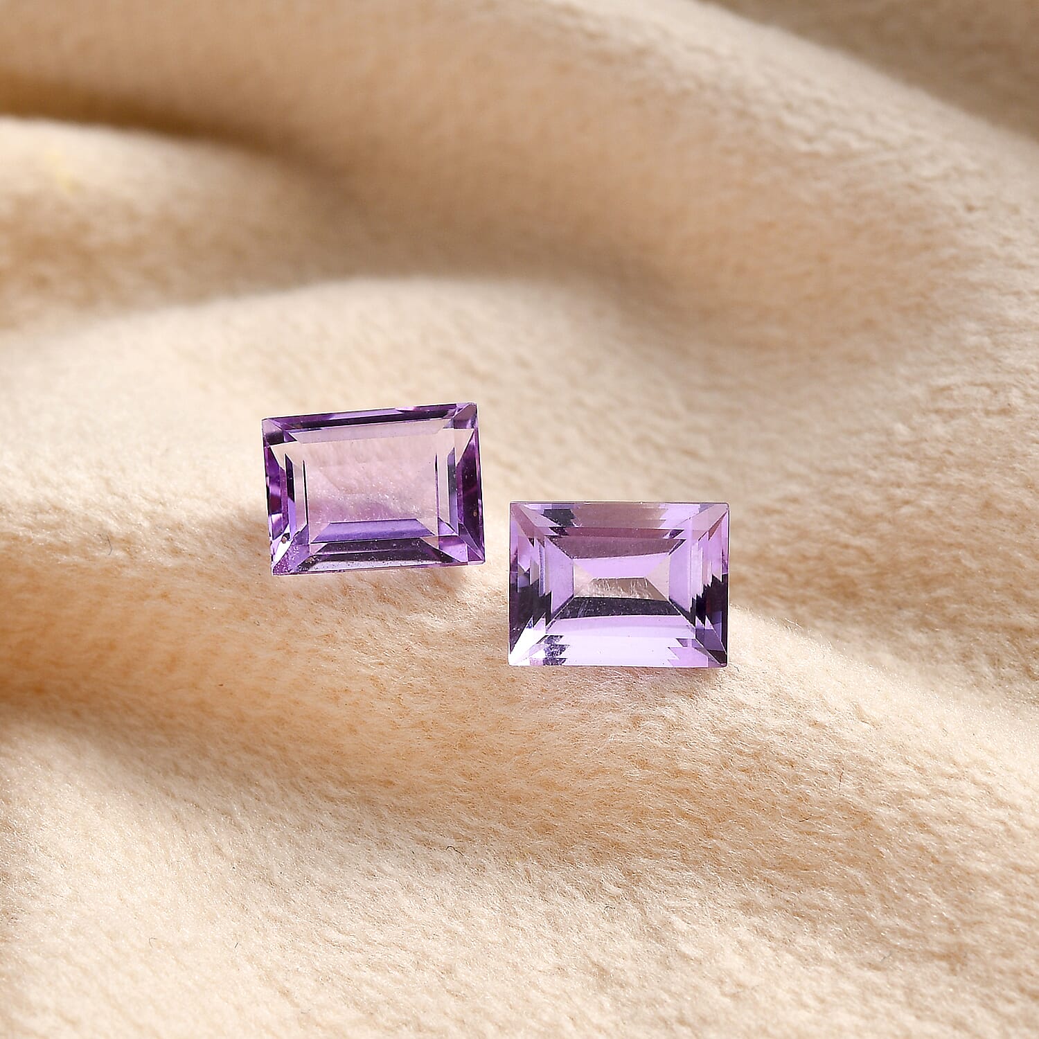 Rose De France Amethyst Set of 2 (Bgt 8x6 mm) 2.56 ctw Loose Gemstone