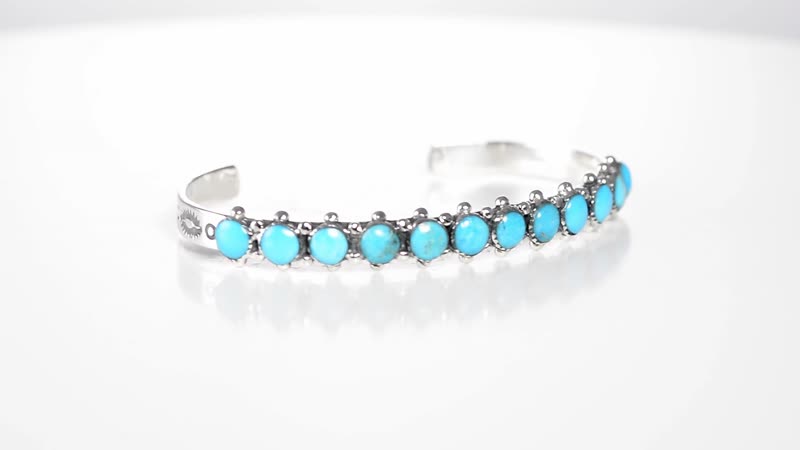 Santa Fe Style Kingman Turquoise Cuff Bracelet in Sterling Silver (7.50 in) 2.50 ctw