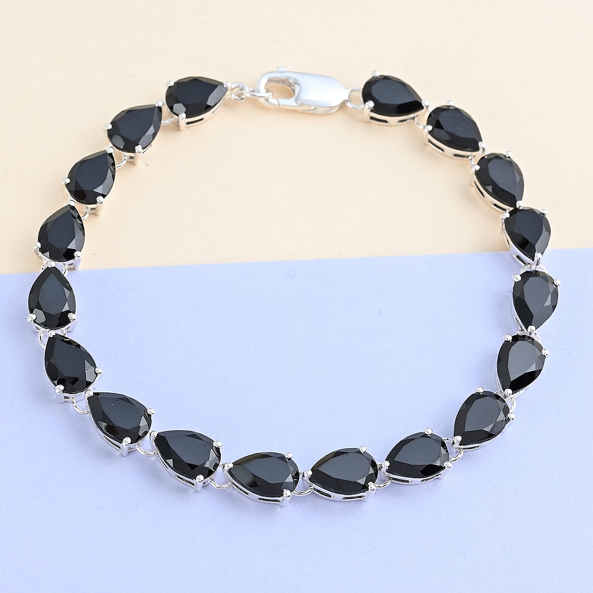Black Onyx Tennis Bracelet in Sterling Silver (8.00 In) 35.00 ctw image number 1