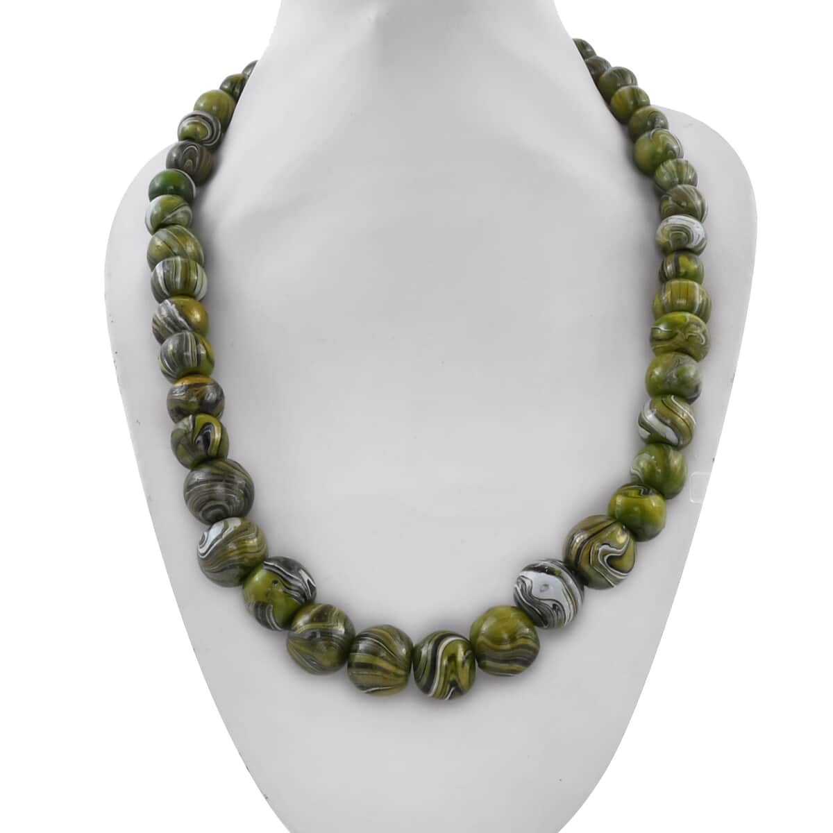 Green Wooden Beaded Necklace 28 Inches, Stretch Bracelet and Earrings in Silvertone image number 2