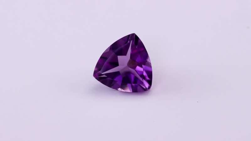 Moroccan Amethyst (Trl 12 mm) 4.10 ctw Loose Gemstone