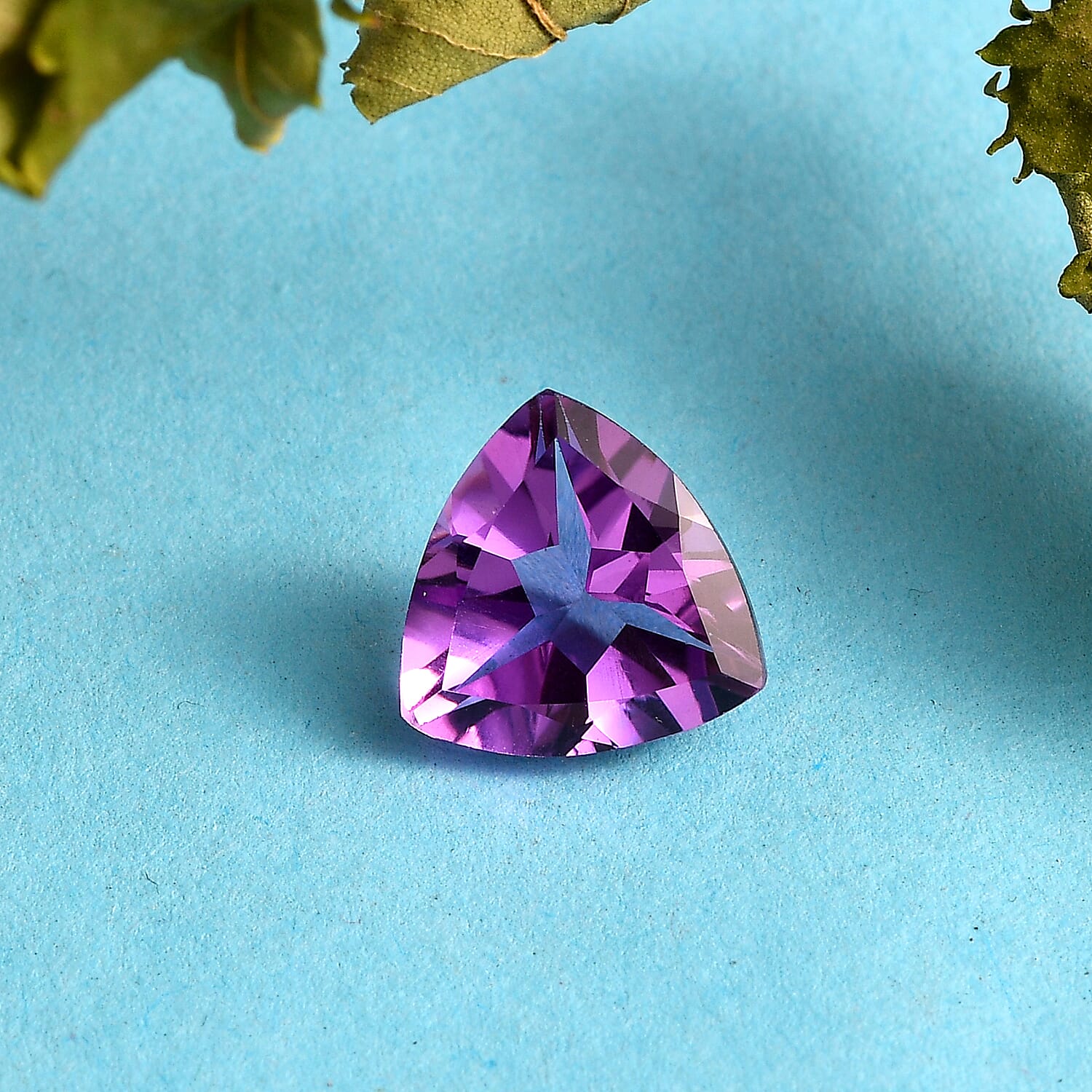 Moroccan Amethyst (Trl 12 mm) 4.10 ctw Loose Gemstone