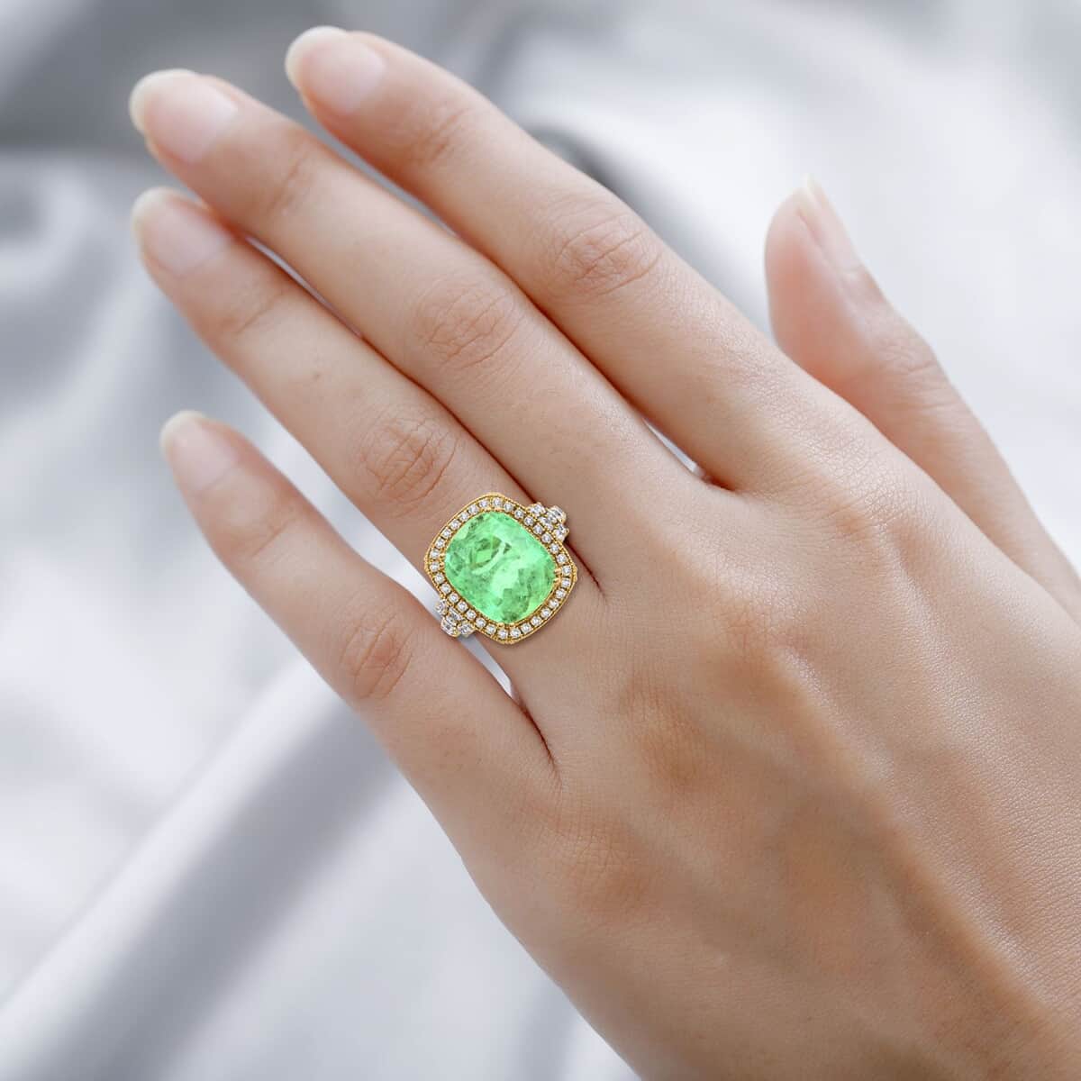 One Of A Kind Certified & Appraised Iliana 18K Yellow Gold AAAA Colombian Emerald and G-H SI Diamond Ring (Size 7.0) 6.70 Grams 9.10 ctw image number 2