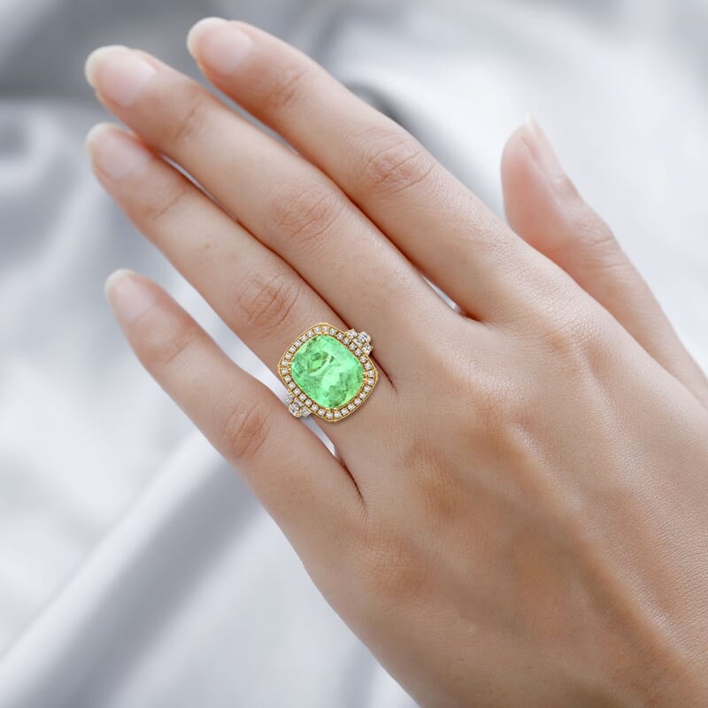 One Of A Kind Certified & Appraised Iliana 18K Yellow Gold AAAA Colombian Emerald and G-H SI Diamond Ring (Size 7.0) 6.70 Grams 9.10 ctw