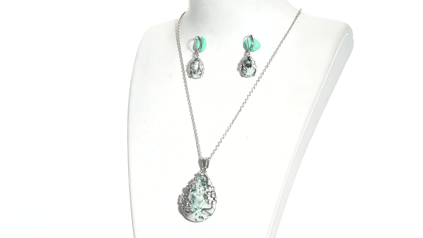Lapis Lazuli and White Austrian Crystal Floral Earrings and Pendant Necklace 20 Inches in Stainless Steel 92.80 ctw