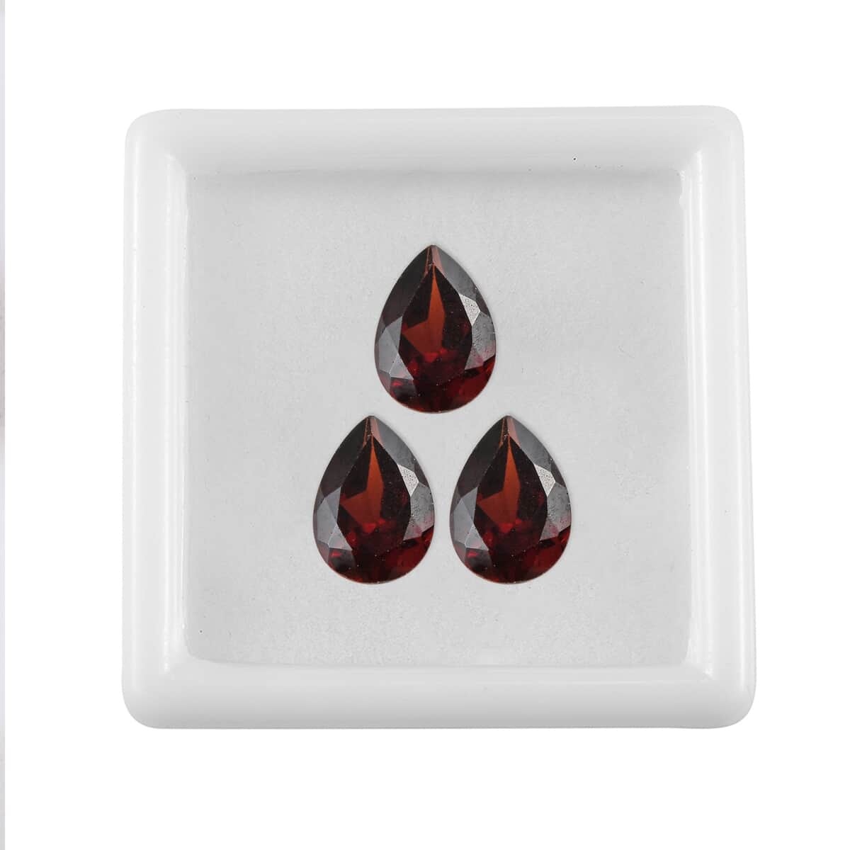 Mozambique Garnet Set of 3 (Pear 7x5 mm) 2.35 ctw Loose Gemstone image number 3