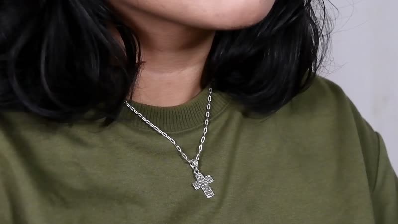 BALI LEGACY Floral Cross Pendant in Sterling Silver 2.6 Grams