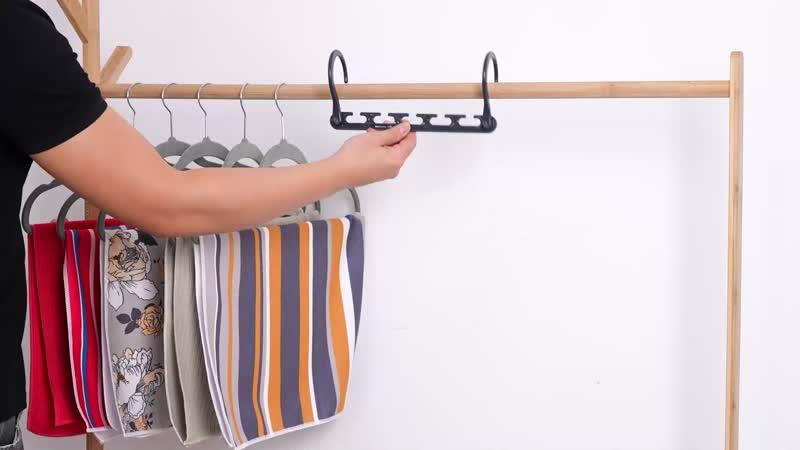 Set of 2 8pc Space Saving Hangers -Black (Holds up to 30 lbs)