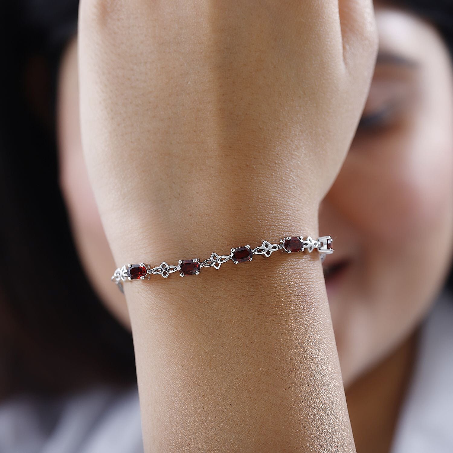 Mozambique Garnet - Product card gallery slide 3 (10144249872667)