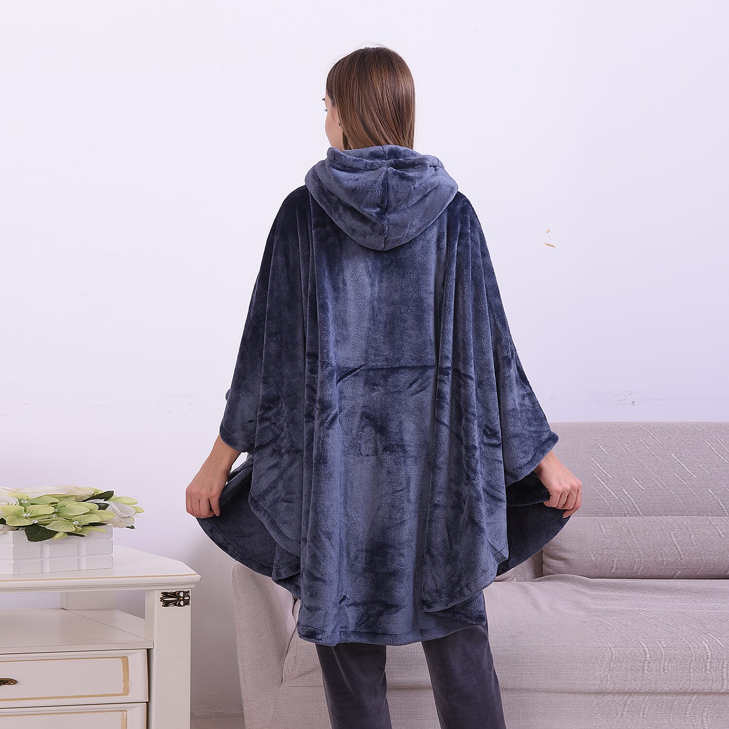 HOMESMART Pewter 100% Polyester Flannel Hooded Moon Shape Robe with Zipper (One Size) and Matching Anti Slip Rubber Slippers
