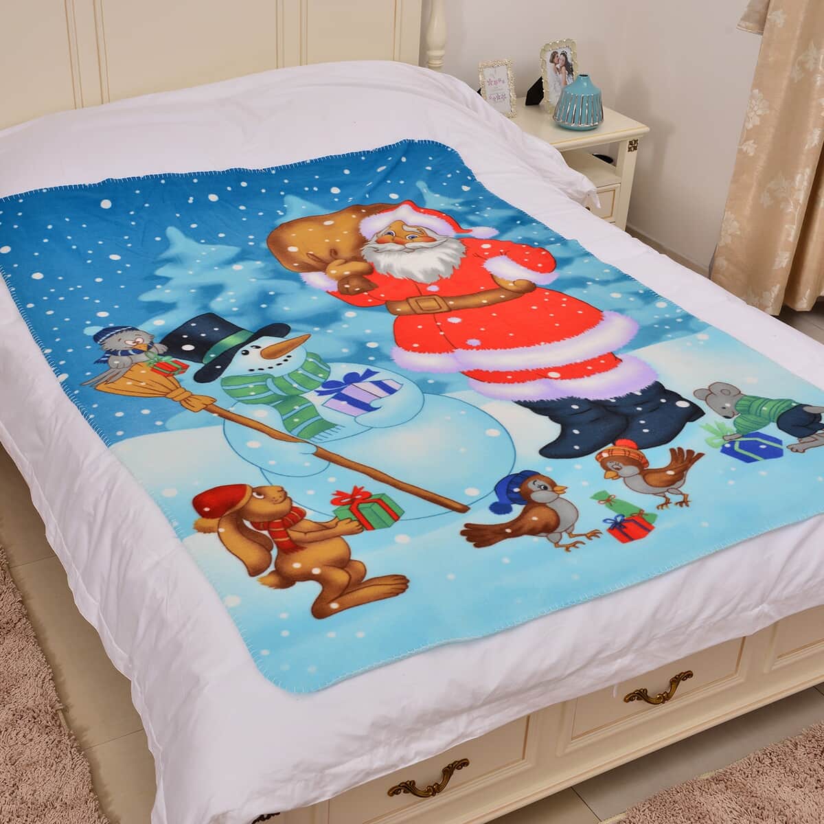 Homesmart Multi Color Santa & Frosty Print Pattern Microfiber Fleece Blanket/Throw image number 2