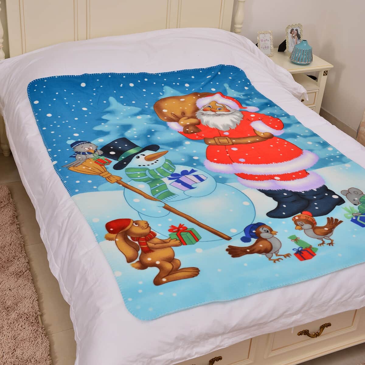 Homesmart Multi Color Santa & Frosty Print Pattern Microfiber Fleece Blanket/Throw image number 3