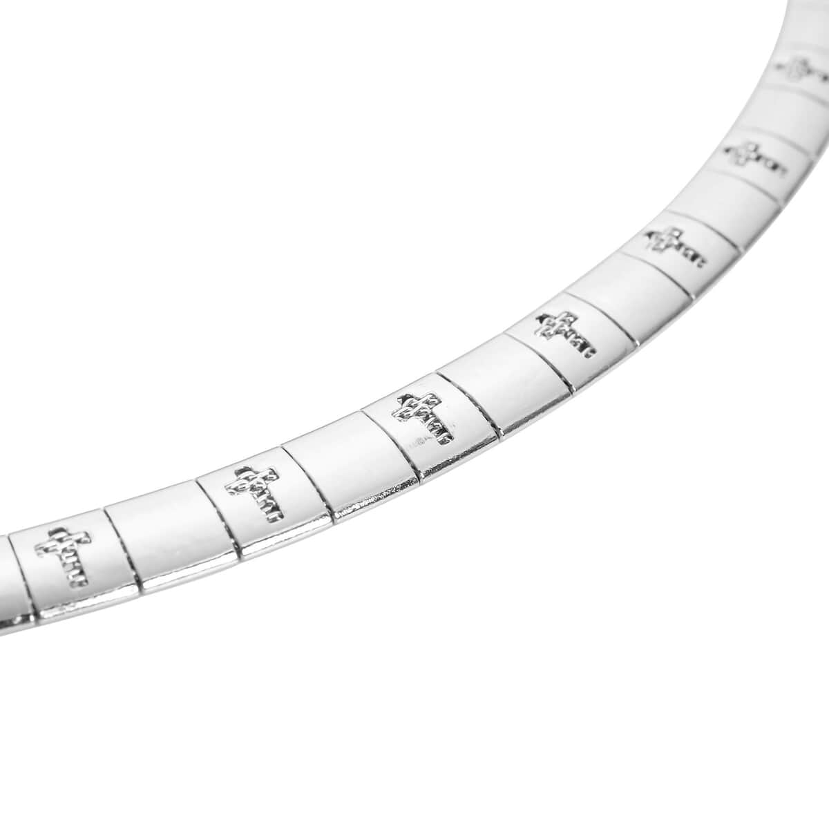 Omega Cross Pattern Collar Necklace 17-19 Inches in Stainless Steel 15.50 Grams image number 2