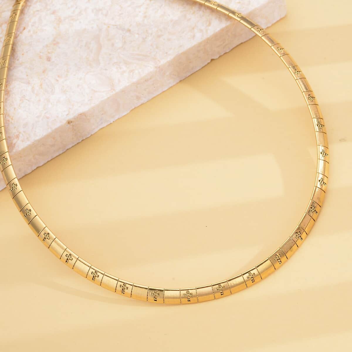 Omega Cross Pattern Collar Necklace 17-19 Inches in ION Plated Yellow Gold Stainless Steel 15.50 Grams image number 1