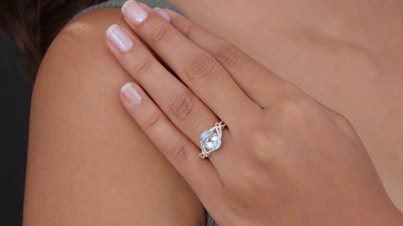 Sky Blue Topaz Loose Braid Solitaire Ring in Sterling Silver 3 ctw
