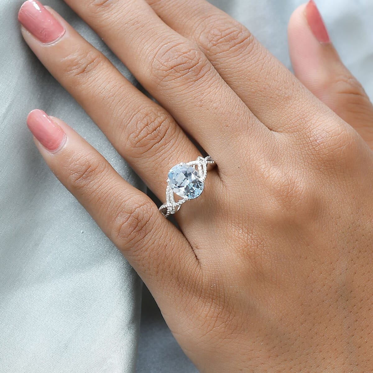Sky Blue Topaz 3.00 ctw Loose Braid Solitaire Ring in Sterling Silver (Size 6.0) image number 1