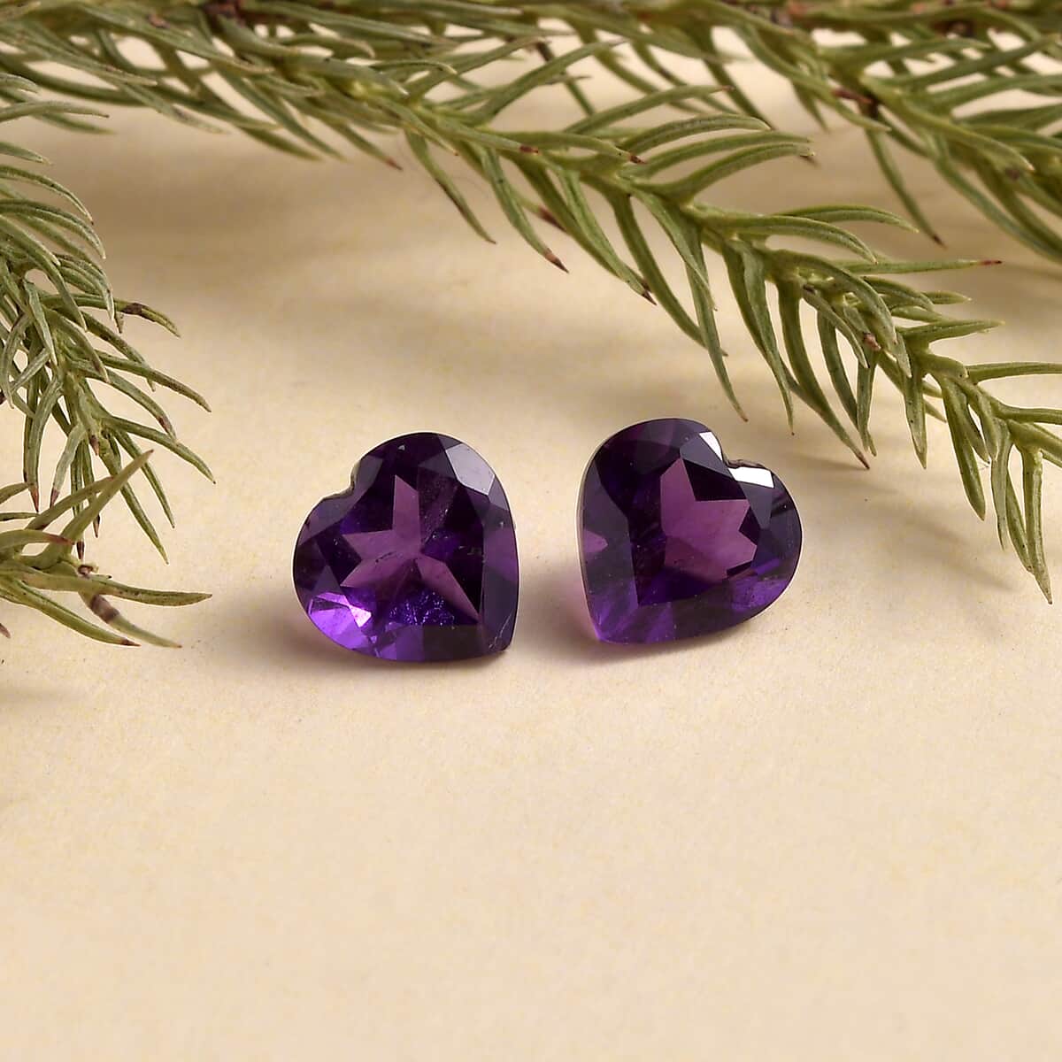 AA African Amethyst Set of 2 (Hrt 7 mm) 1.96 ctw Loose Gemstone image number 1