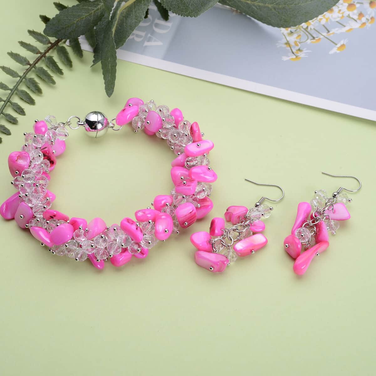 Pink Shell, Clear Beaded Earrings and Bracelet (8.00 In) with Magnetic Clasp in Stainless Steel image number 1