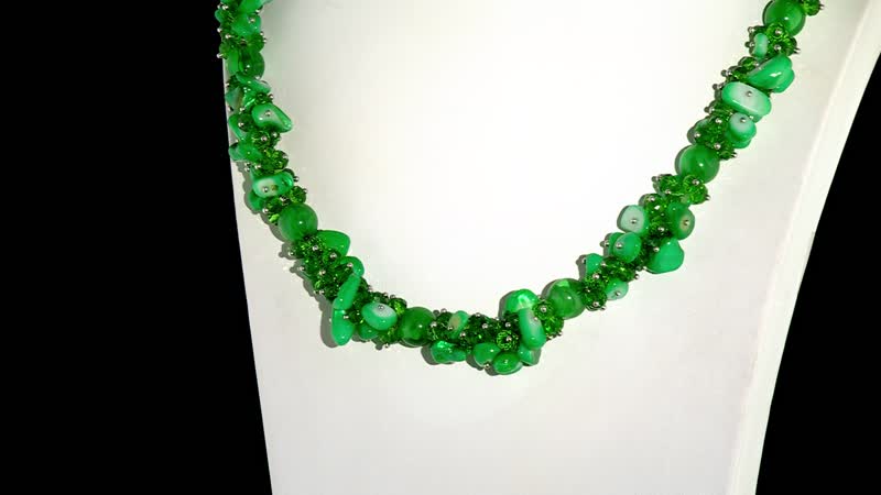 Red Shell and Faceted Beaded Necklace 20-23 Inch in Silvertone