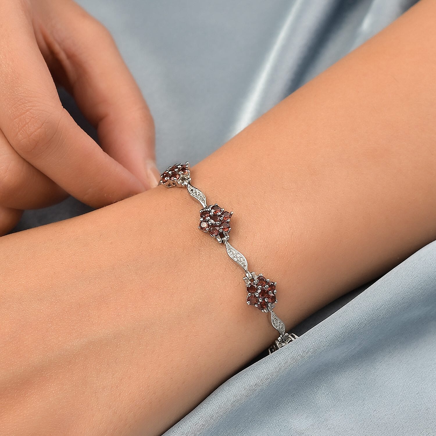 Mozambique Garnet - Product card gallery slide 4 (10144245514523)