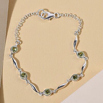 D'Joy Hebei Peridot 1.00 ctw Station Bracelet in Sterling Silver (7.25 In)