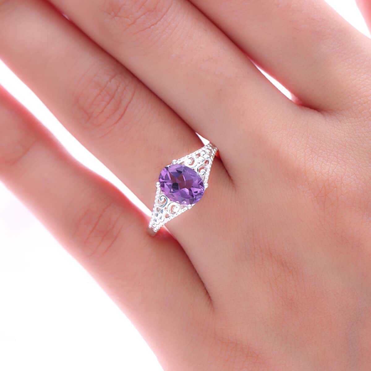Bolivian Amethyst 1.65 ctw Solitaire Ring in Sterling Silver (Size 6.0) image number 1