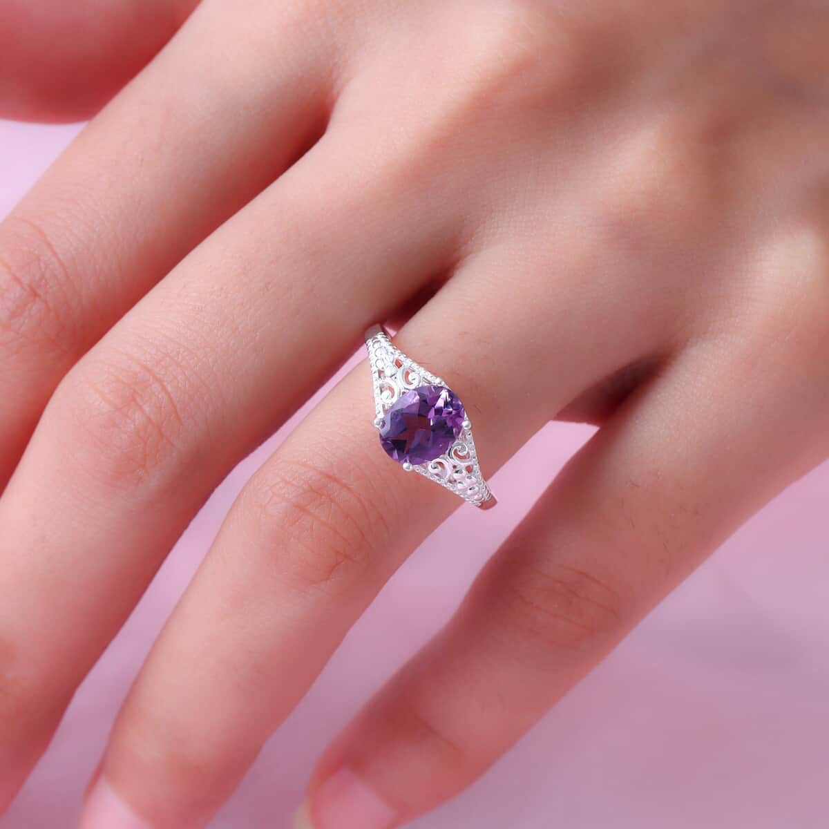 Bolivian Amethyst 1.65 ctw Solitaire Ring in Sterling Silver (Size 6.0) image number 2
