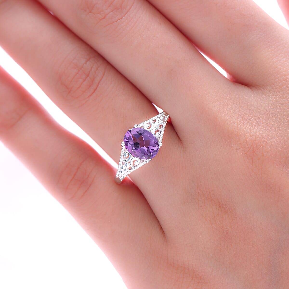 Bolivian Amethyst 1.65 ctw Solitaire Ring in Sterling Silver (Size 7.0) image number 1