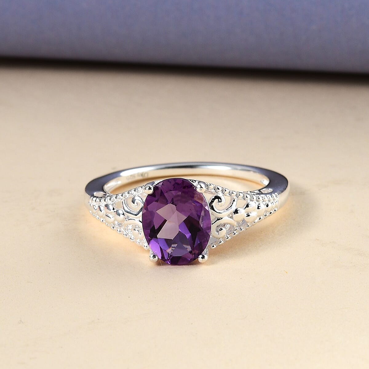 Bolivian Amethyst 1.65 ctw Solitaire Ring in Sterling Silver (Size 7.0) image number 3