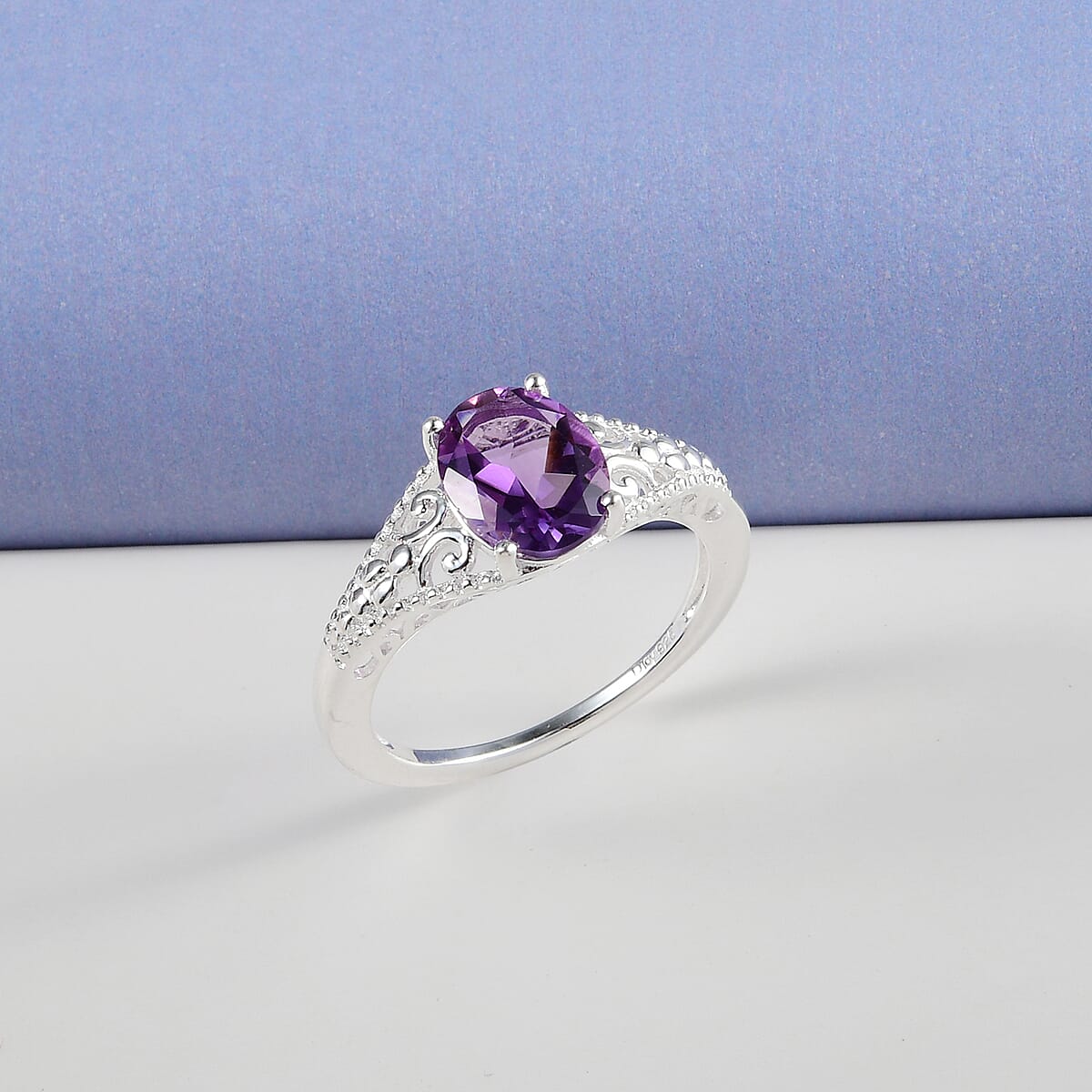 Bolivian Amethyst 1.65 ctw Solitaire Ring in Sterling Silver (Size 7.0) image number 4