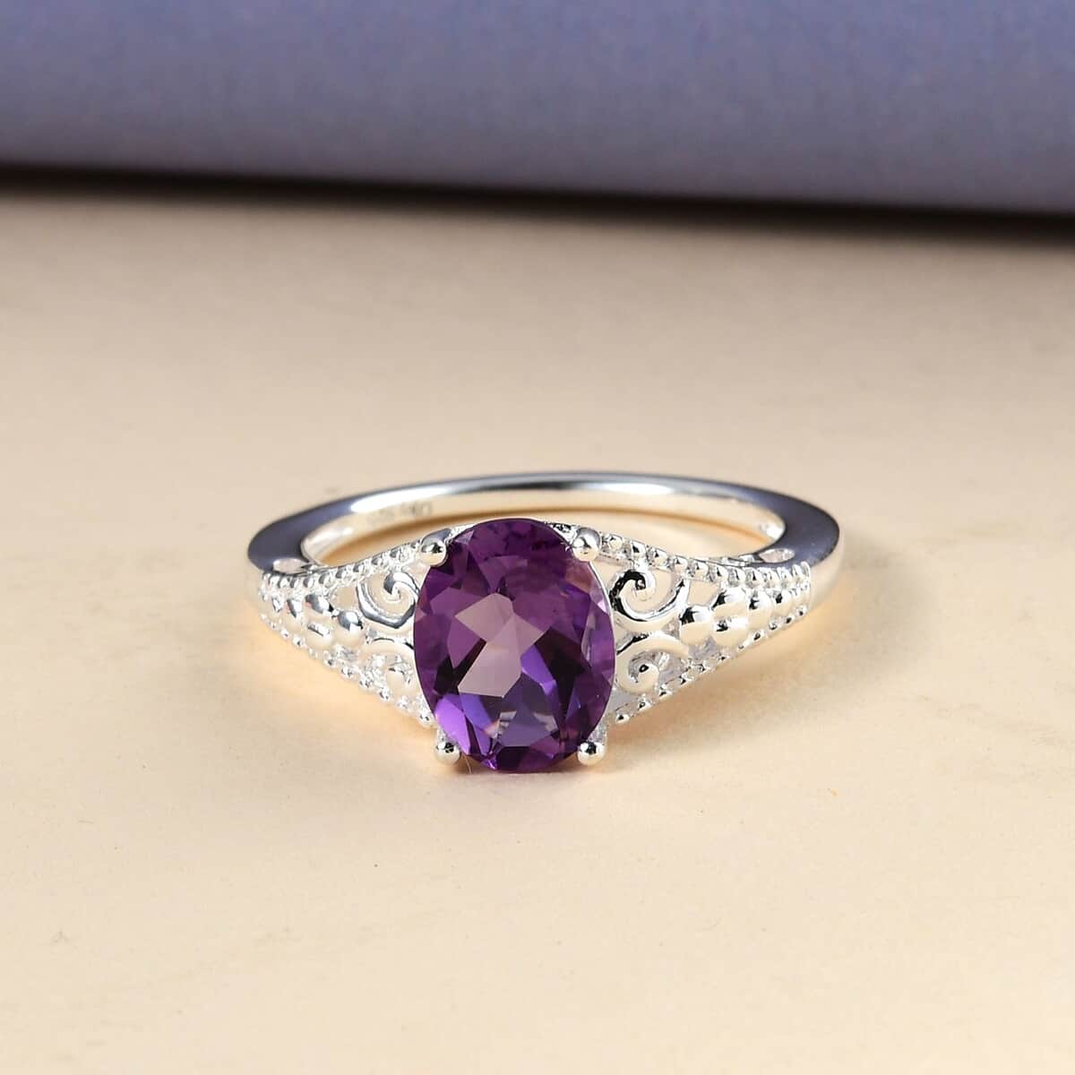 Bolivian Amethyst 1.65 ctw Solitaire Ring in Sterling Silver (Size 9.0) image number 3