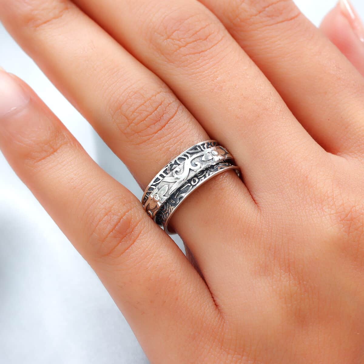 Floral Spinner Ring in Sterling Silver, Anxiety Ring for Women, Fidget Rings for Anxiety for Women, Stress Relieving Anxiety Ring (Size 5.0) (5 g) image number 3