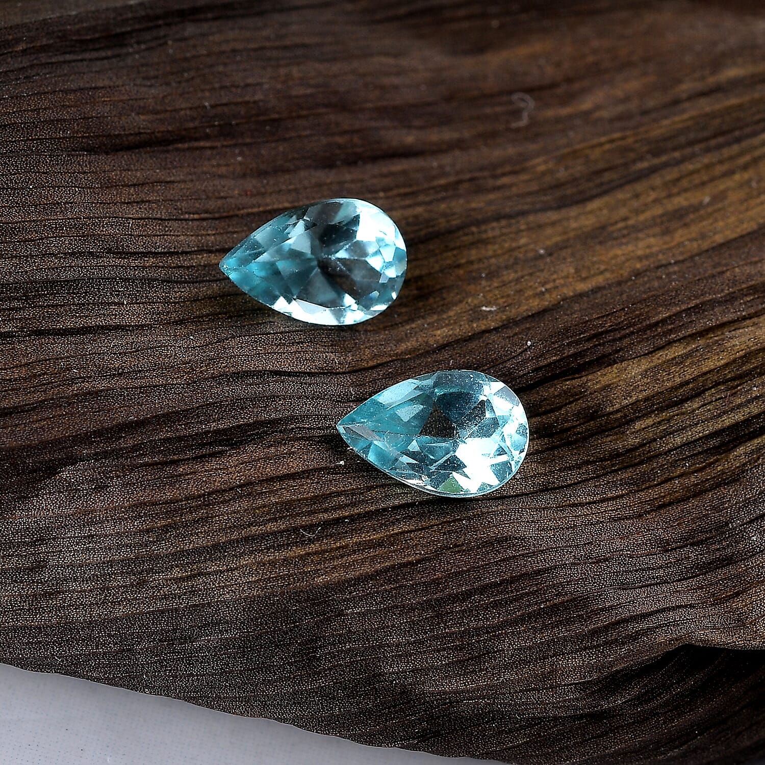 AA Green Apatite Set of 2 (Pear 6x4 mm) 0.70 ctw Loose Gemstone