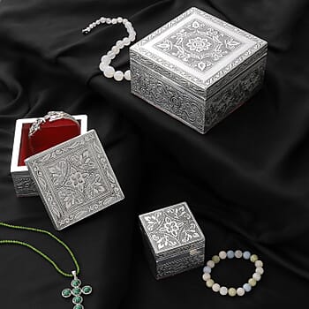 Mandala - Product card gallery slide 2 (10176378732857)