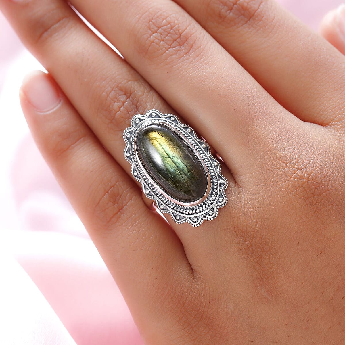 Artisan Crafted Malagasy Labradorite Elongated Ring in Sterling Silver (Size 7.0) 10.85 ctw image number 2