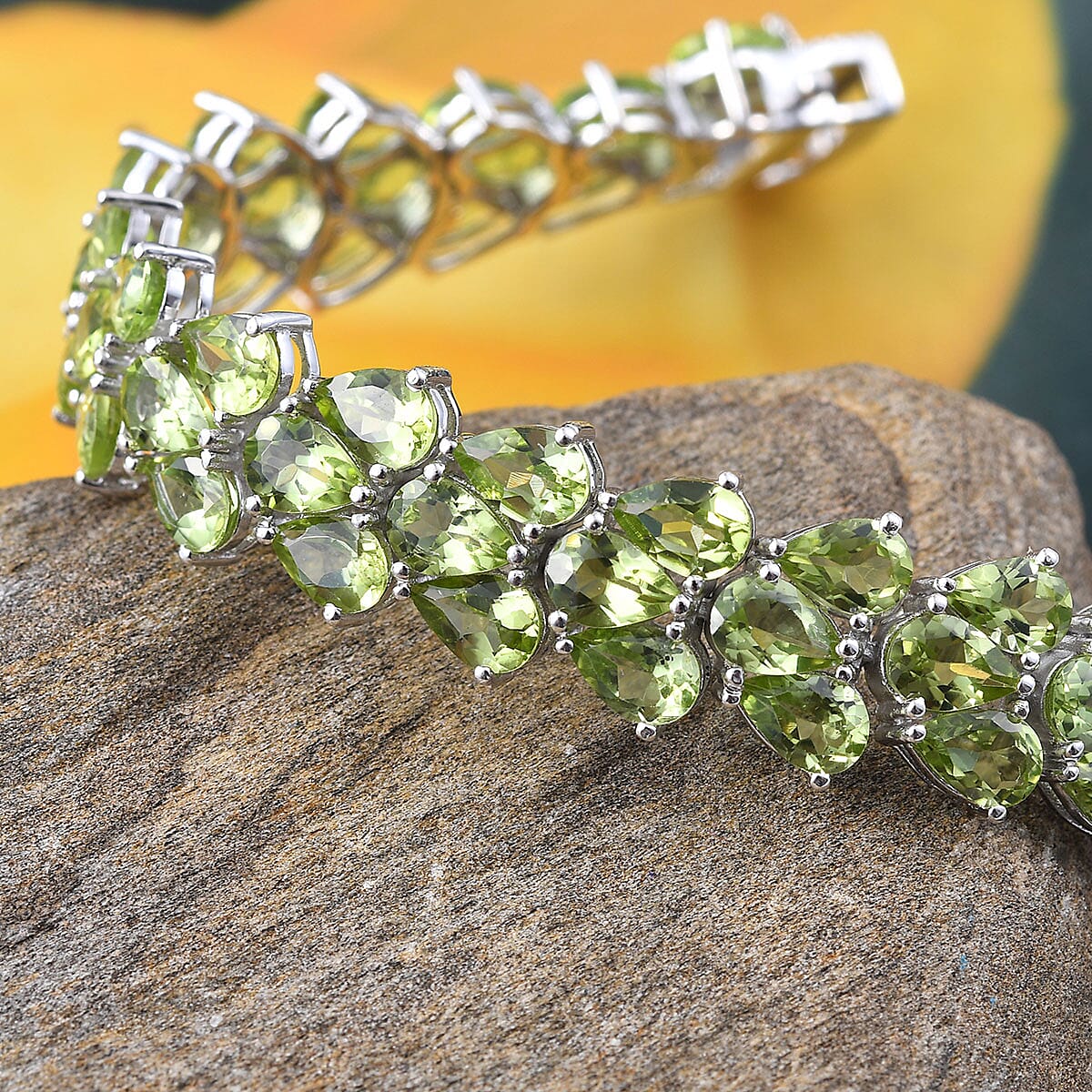 Hebei Peridot Cluster Bracelet in Platinum Over Sterling Silver (8.00 In) 35.66 ctw