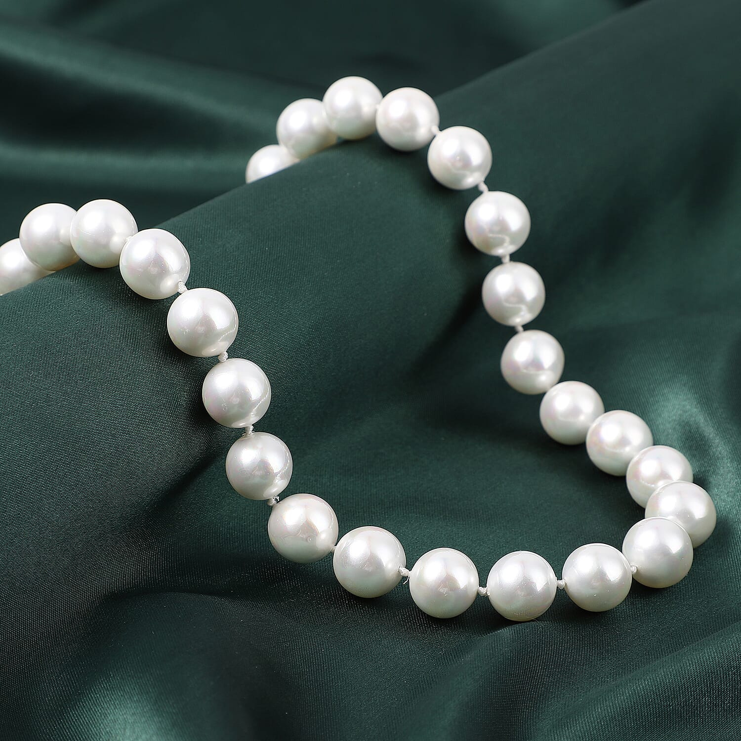 White Shell Pearl - Product card gallery slide 4 (9431100621055)