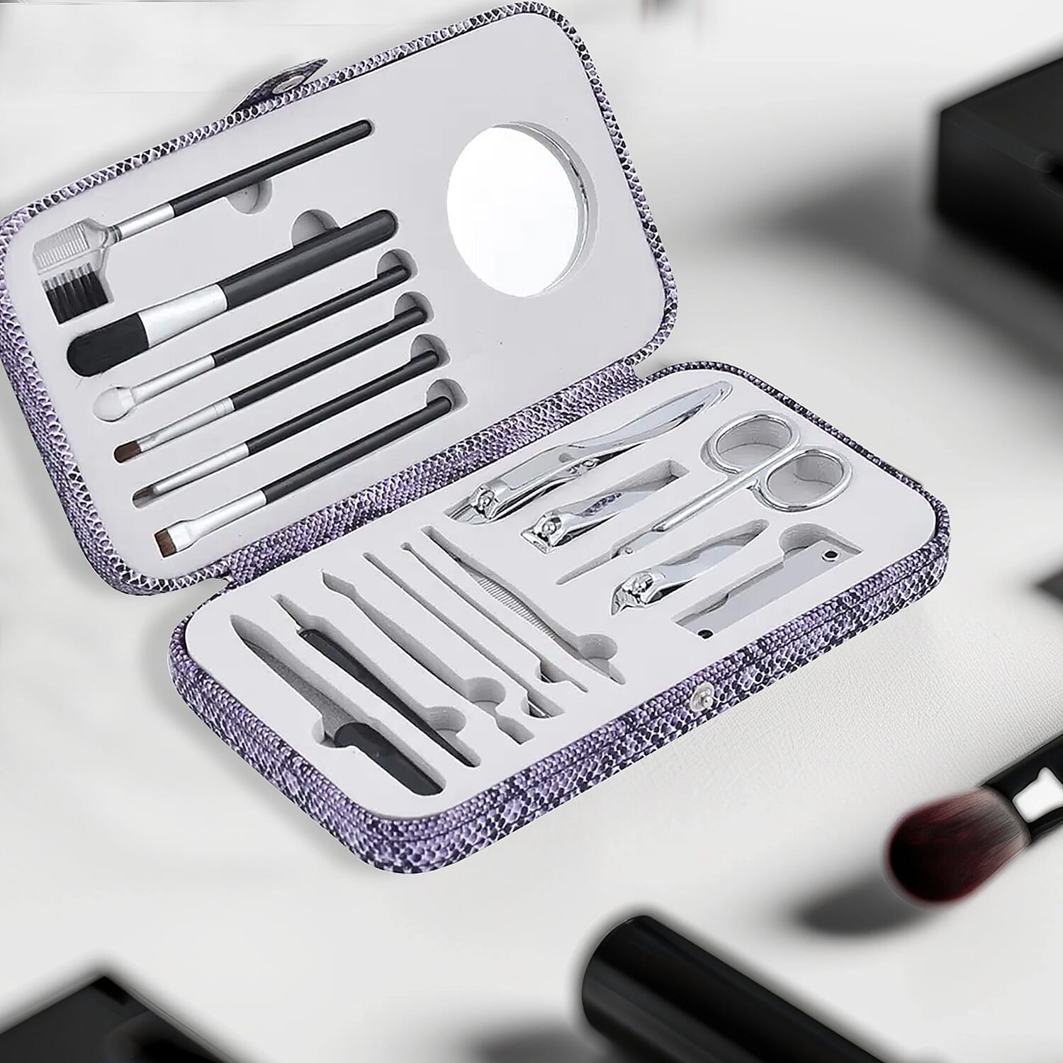18 Pc Grooming and Cosmetic Makeup Kit in Snake Pattern Faux Leather Snap Case