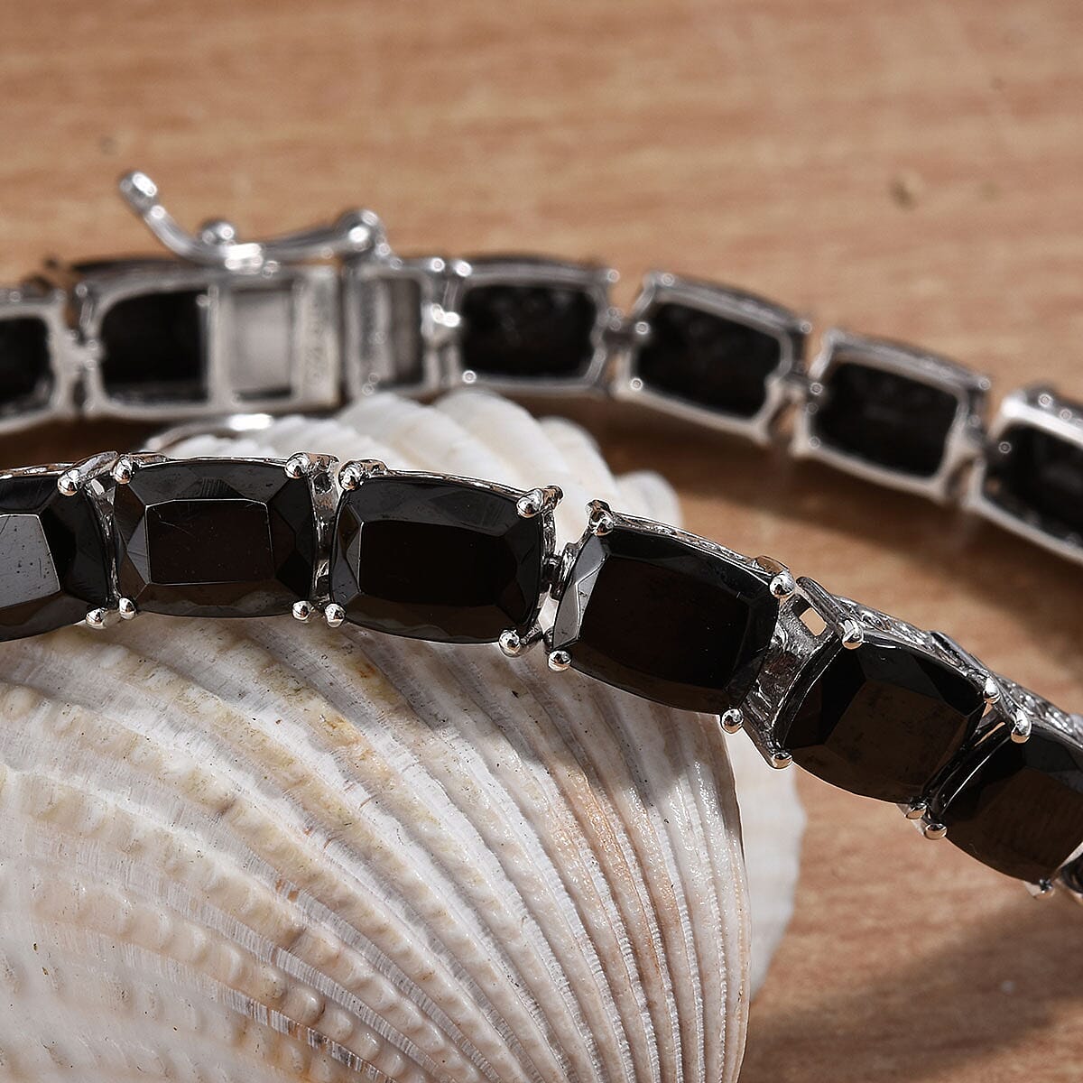 Shungite Bracelet in Platinum Over Sterling Silver (7.25 In) 17.75 ctw image number 1