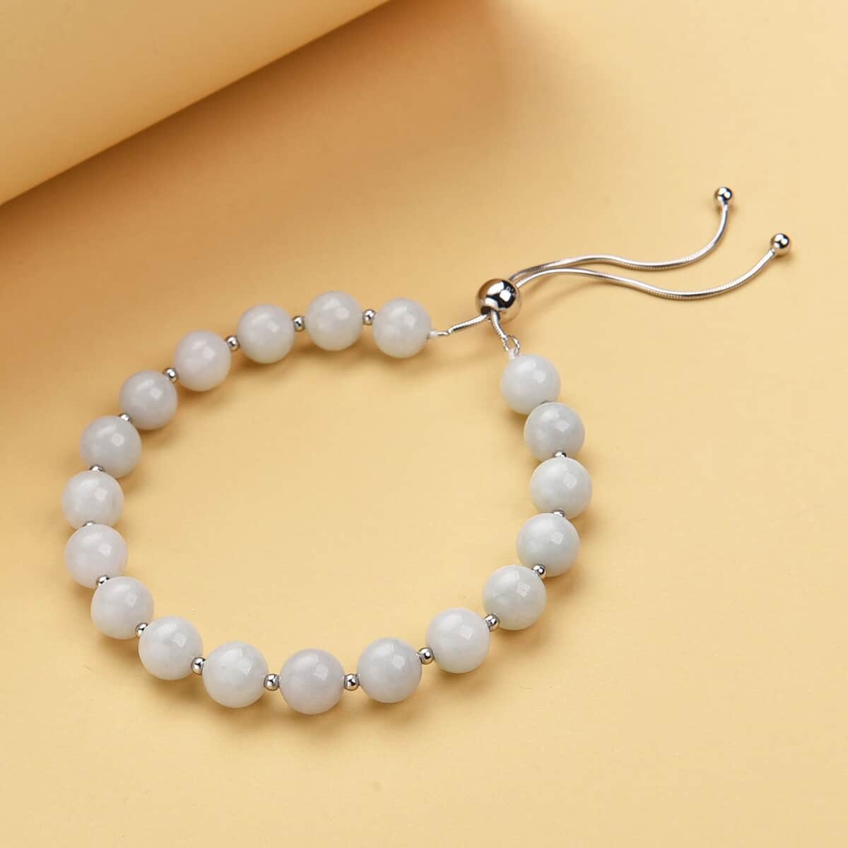 White Jade Beaded Bolo Bracelet in Sterling Silver 70.00 ctw image number 1