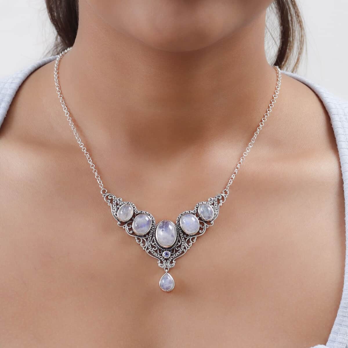 Artisan Crafted Rainbow Moonstone and Tanzanite Necklace 18 Inches in Sterling Silver 22.65 ctw image number 2