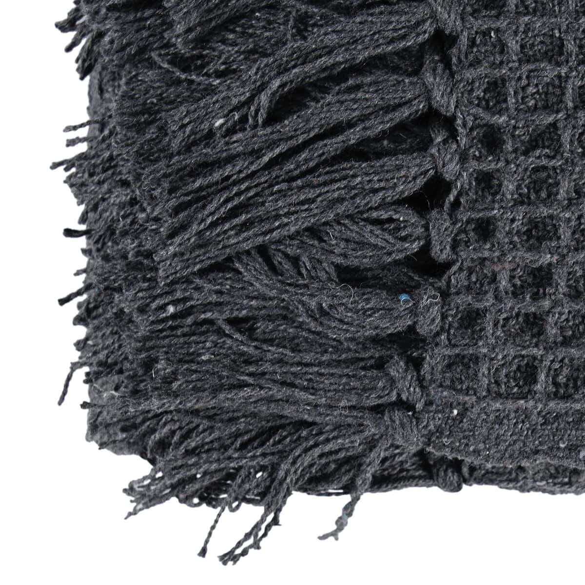 Charcoal Honeycomb Pattern Throw with Tassels (Cotton) image number 4