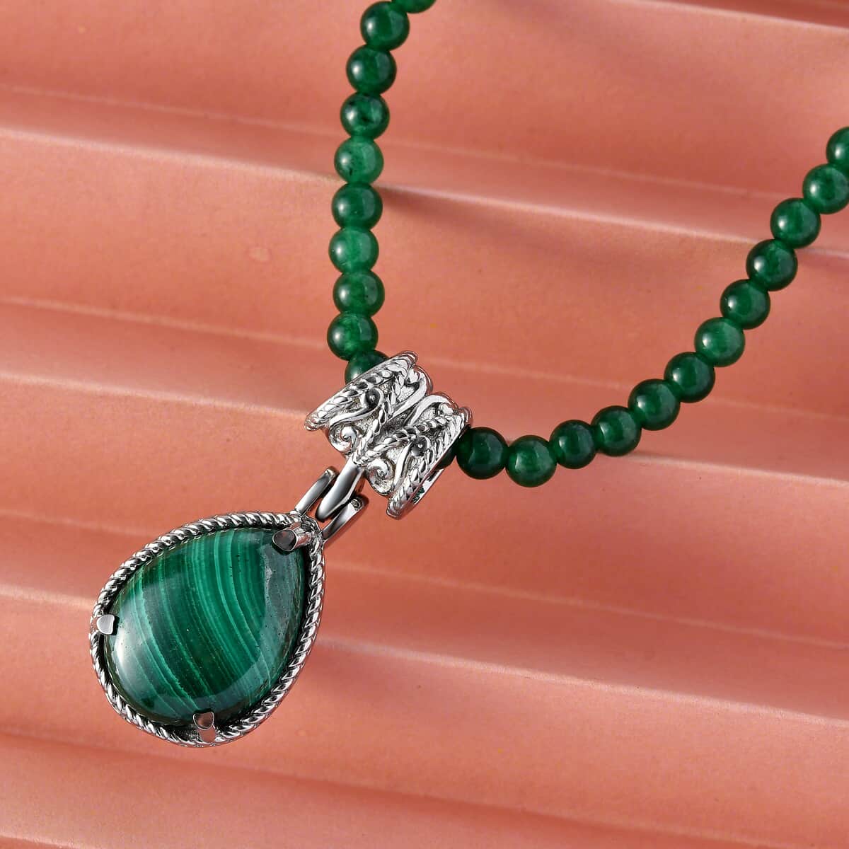 African Malachite Pendant With Green Quartzite Bead Necklace 20 Inches in Stainless Steel 69.40 ctw image number 2