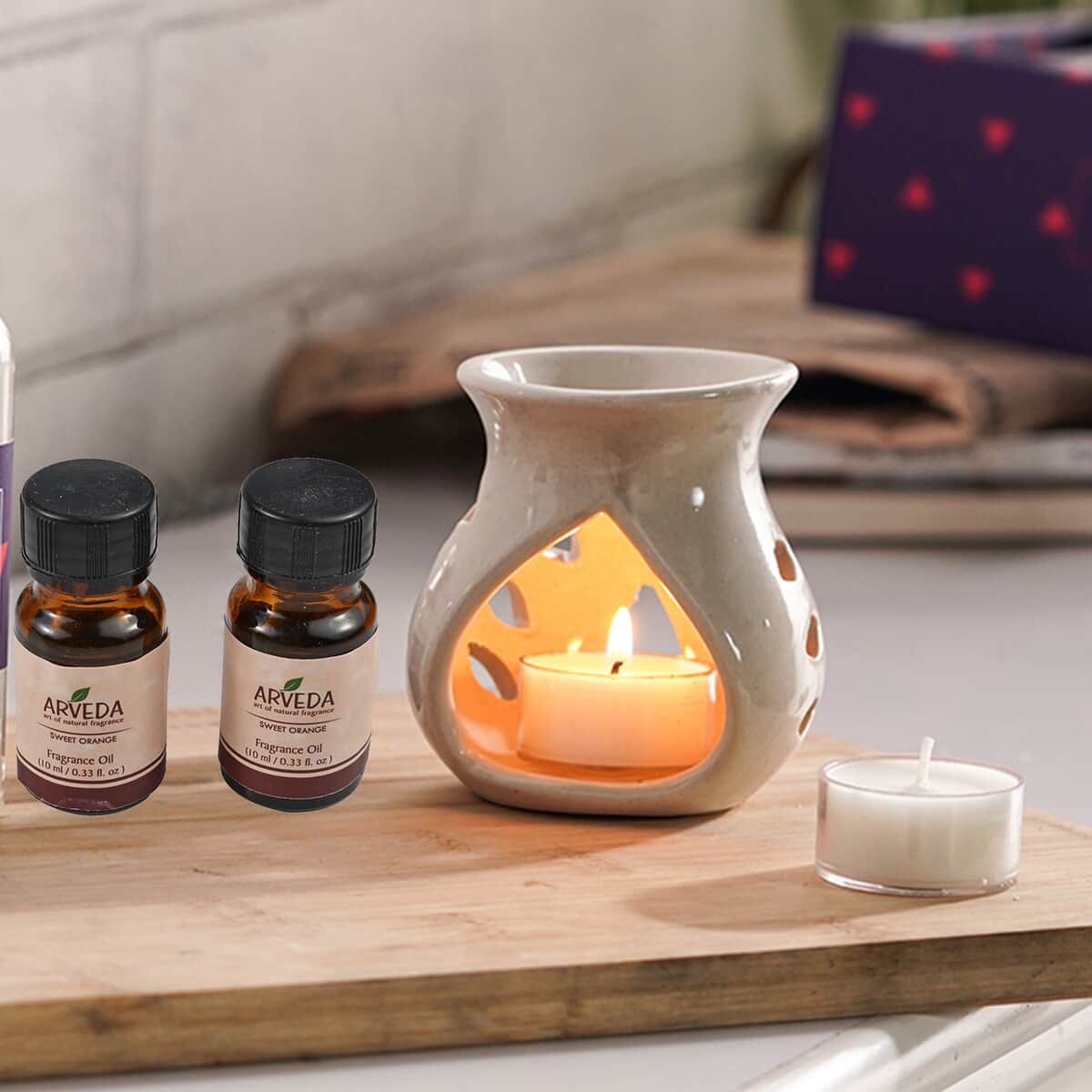 Arveda Sweet Orange Fragrance Gift Set (Ceramic Aroma Oil Burner, 2x Fragrance Oils, 2 Tea Light Candles, & Fragrance Sachet) image number 1